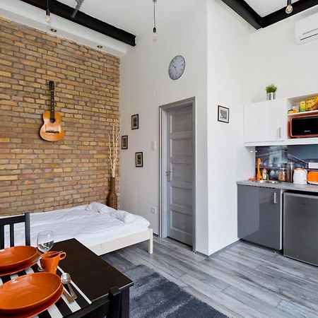 K10 A Kazinczy Apartment بودابست المظهر الخارجي الصورة