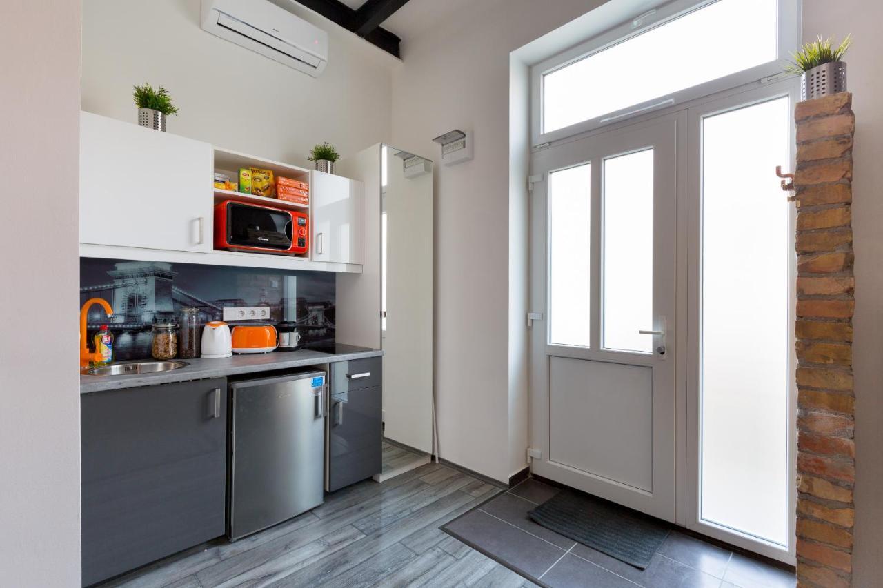 K10 A Kazinczy Apartment بودابست المظهر الخارجي الصورة