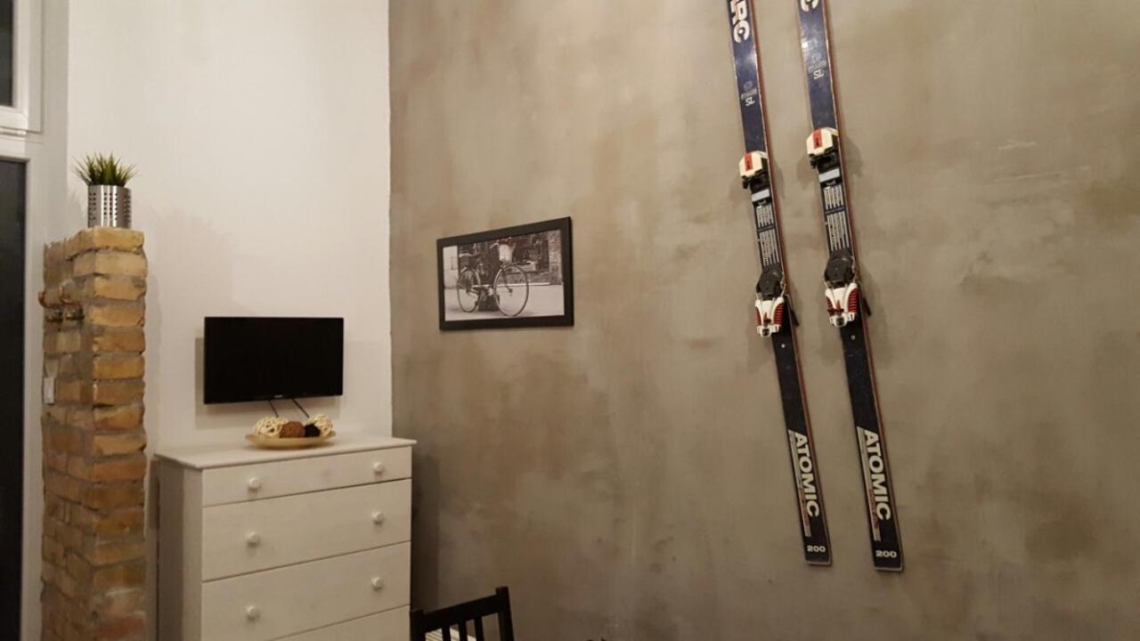 K10 A Kazinczy Apartment بودابست المظهر الخارجي الصورة